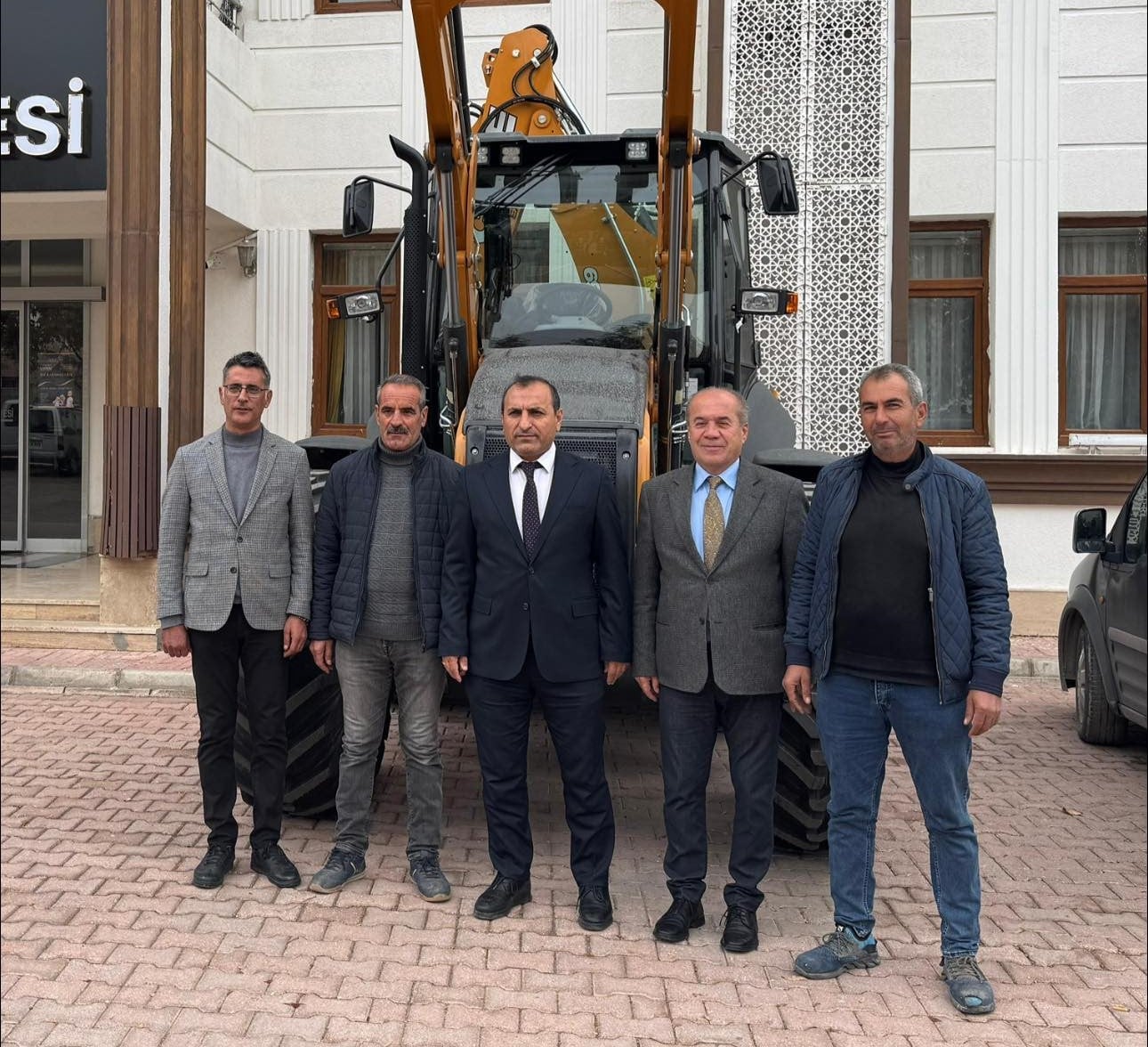 Yazıhan Belediyesi, Yeni Sıfır Model Kepçesini Araç Filosuna Katıyor