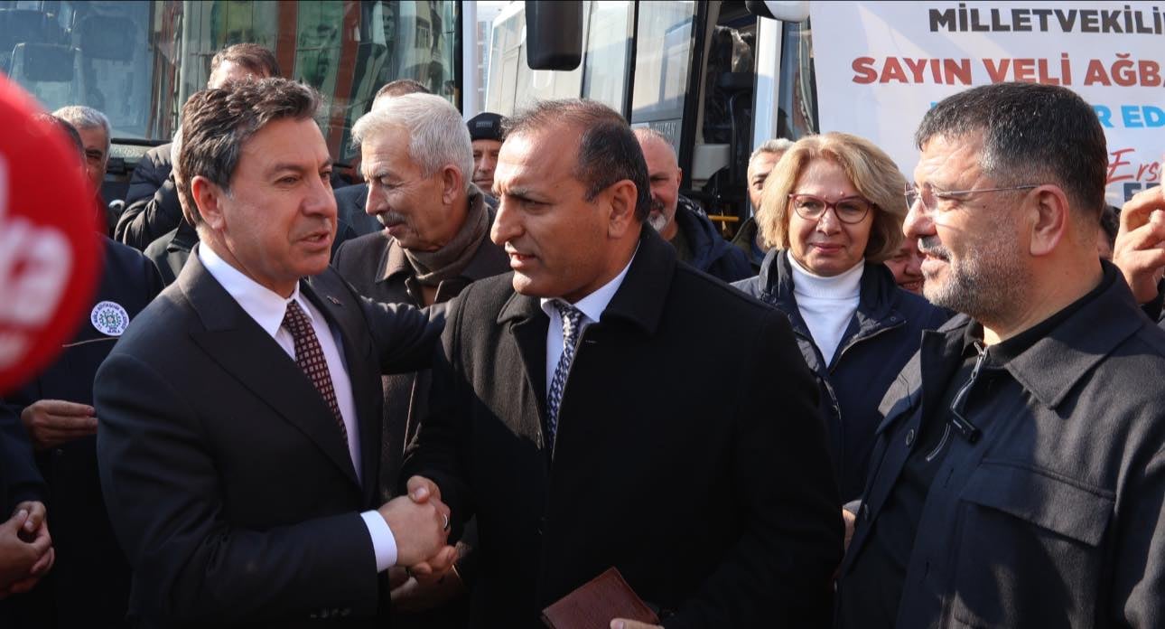 Muğla Büyükşehir Belediye Başkanı Ahmet Aras, Yazıhan Belediyesi’ne 2 Yeni Hizmet Aracı Hibe Etti