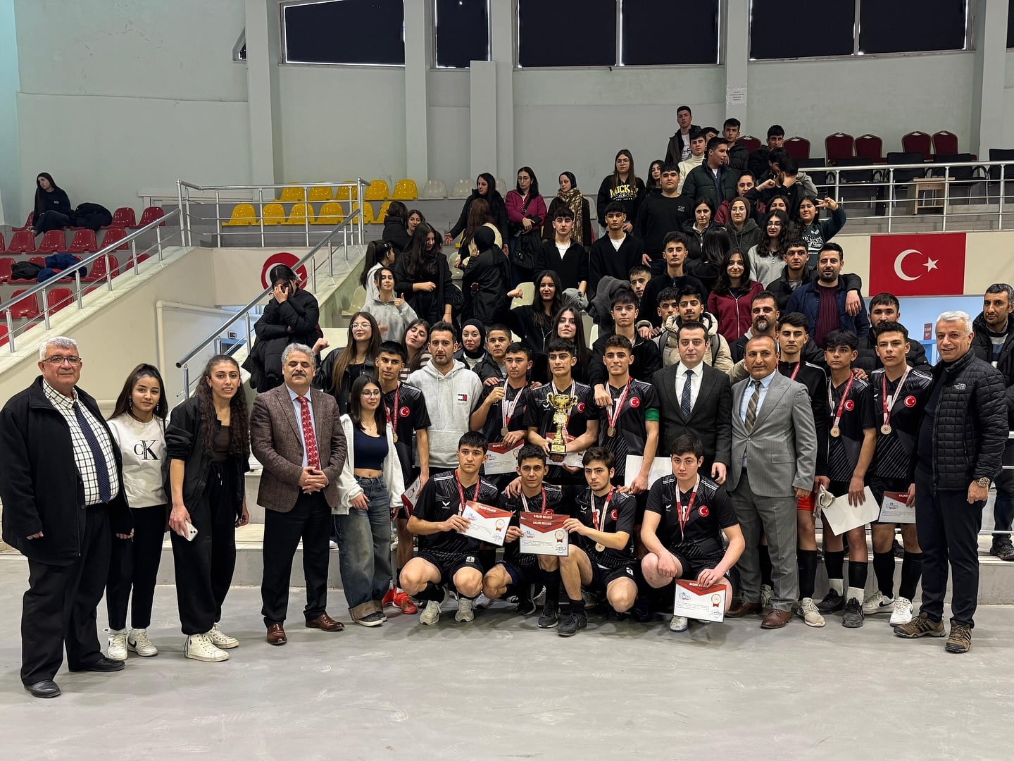 Yazıhan ÇPL, Futsal Turnuvası’nda Şampiyon Oldu!