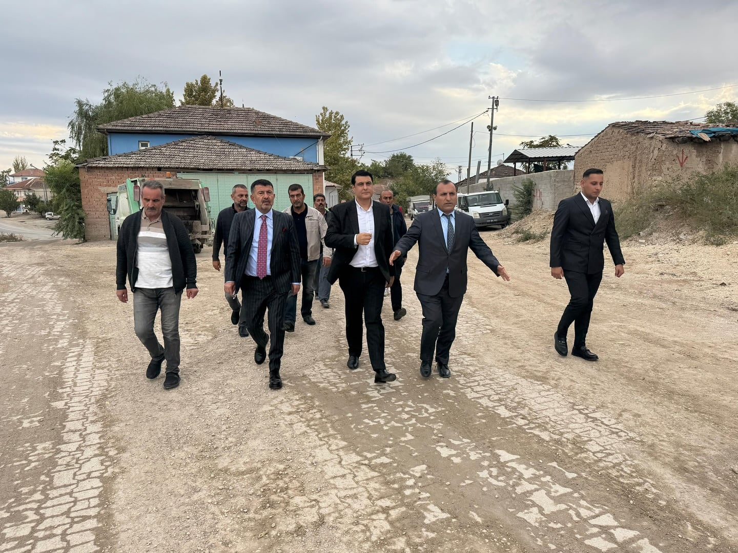Veli Ağbaba ve Başkan Umut Yılmaz, Yazıhan’daki Çalışmaları Yerinde İnceledi