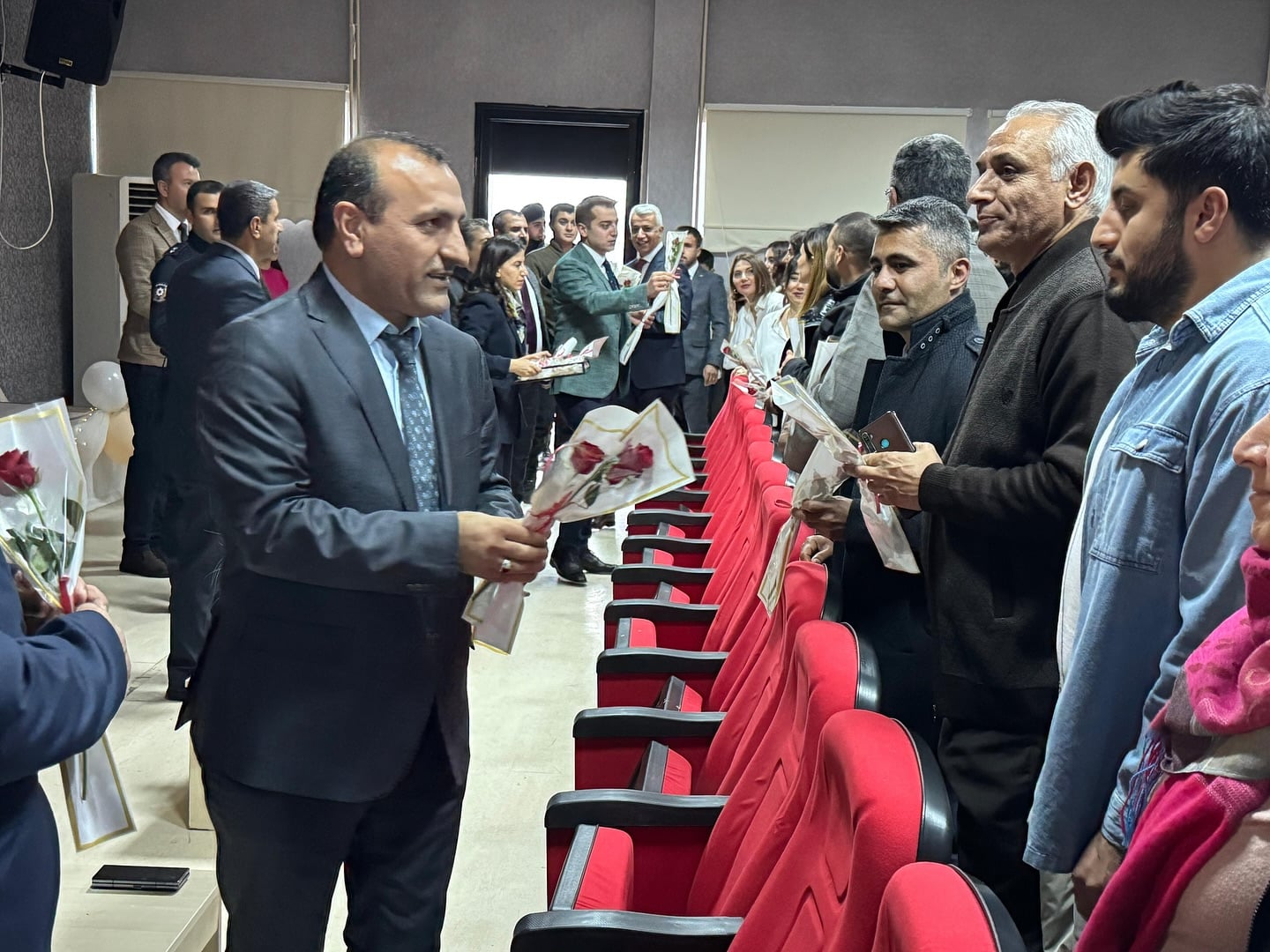 Yazıhan Belediyesi, 24 Kasım Öğretmenler Günü Programına Katıldı