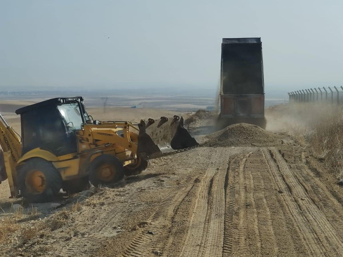 Yazıhan Belediyesi, Buzluk Mahallesi’nde Yol Yapım Çalışmalarını Hızla Sürdürüyor
