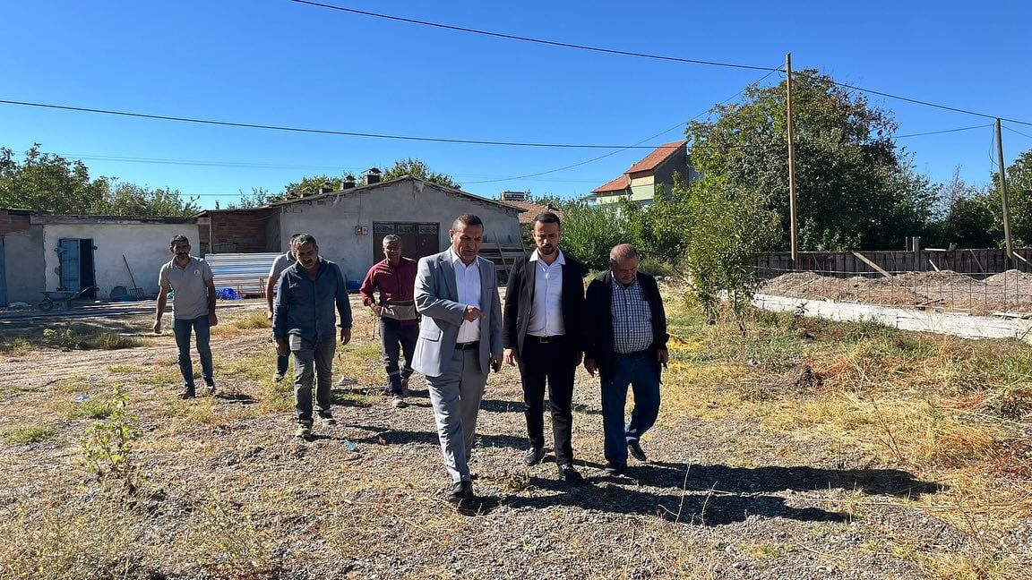 Eğribük Mahallesi'nde Cemevi Çevre Düzenlemesi Devam Ediyor