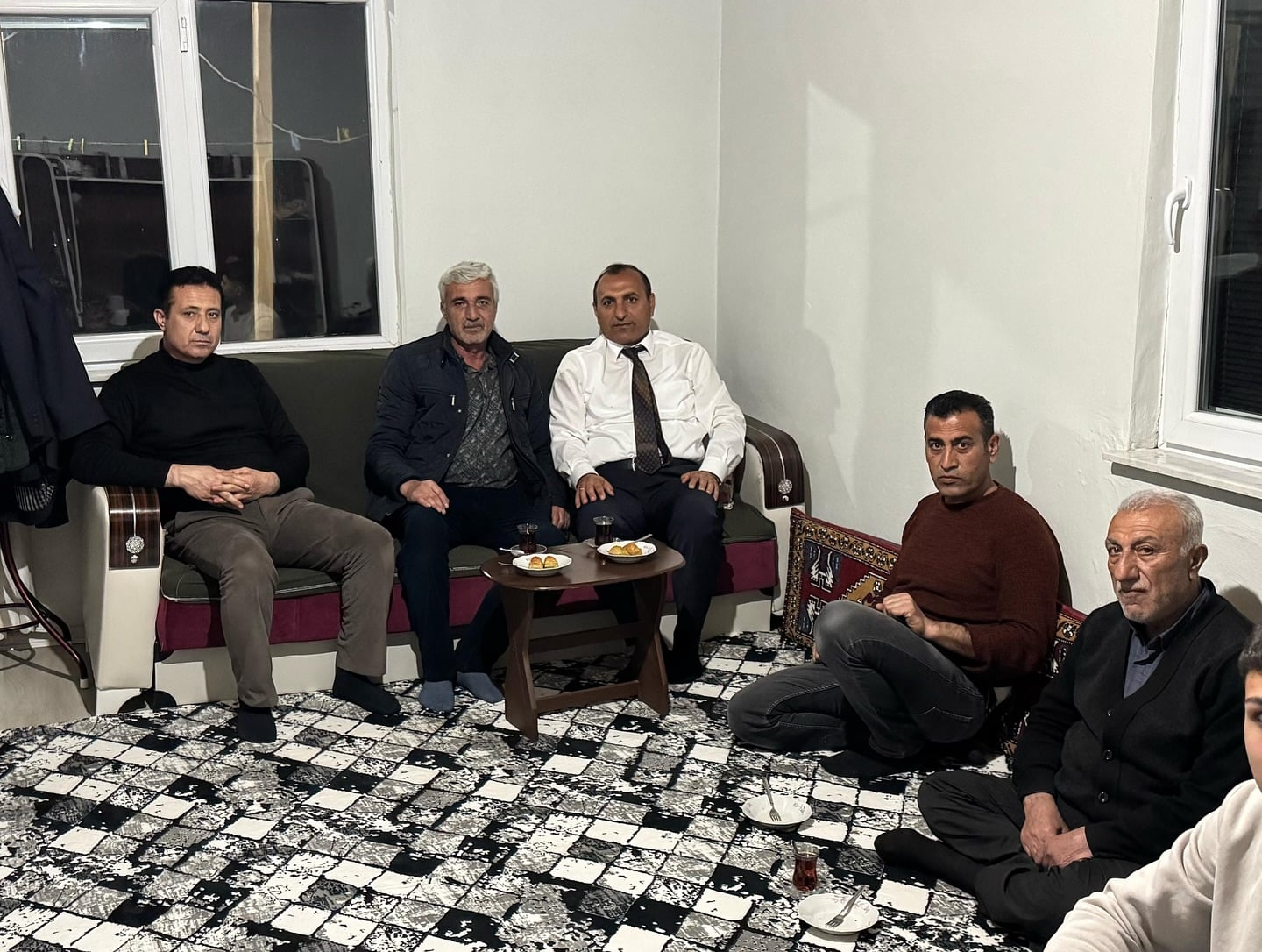 Başkan Göçer, Sadıklı Mahallesi’nde İftar Sofrasında Vatandaşlarla Buluştu