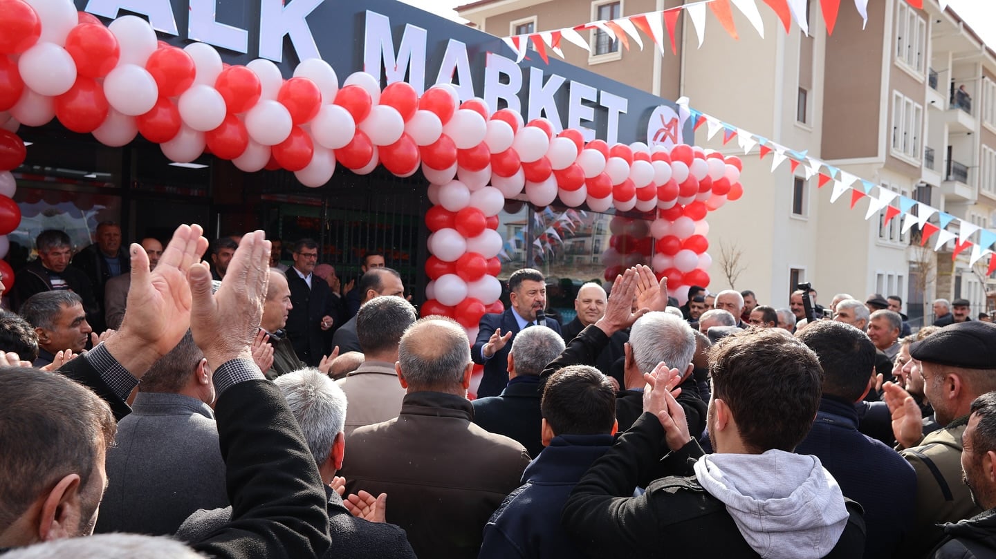 “Yazaş Halk Market” Açıldı, Ekonomik Alışveriş İmkanı Sunuluyor