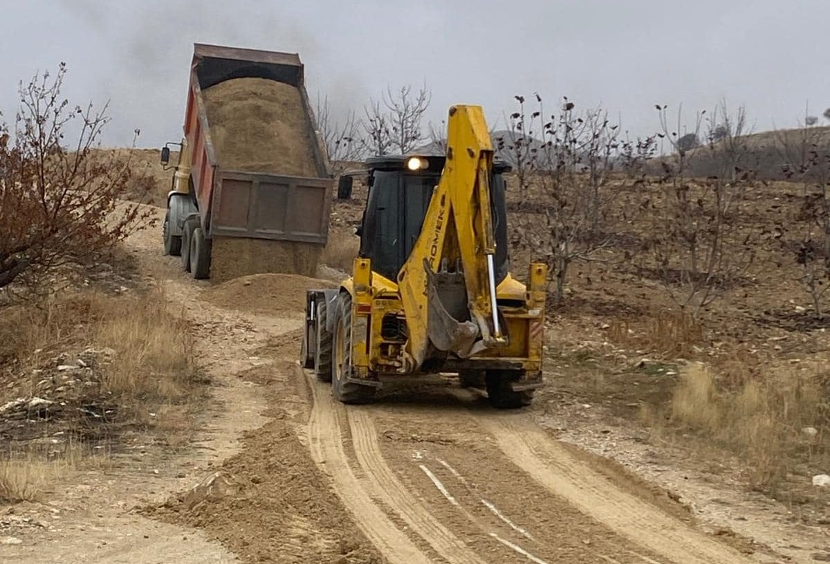 Yazıhan Belediyesi, Epreme Mahallesi, Kanlıdere ve Çat Yaylası’nda Yol Çalışmalarına Başladı