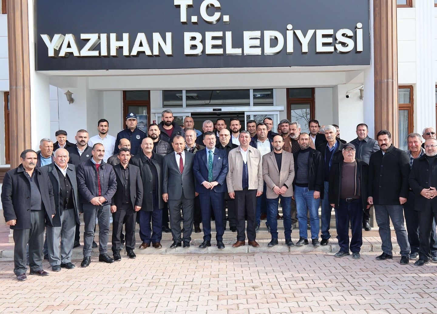 Malatya Milletvekili Veli Ağbaba, Yazıhan Belediyesini Ziyaret Etti